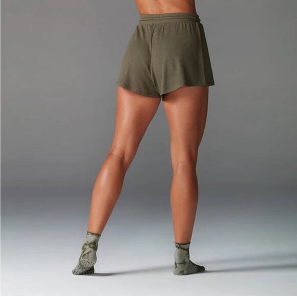 NWT TAVI Lounge Waffle Short in Olive Green 2" Inseam Size Large - Picture 5 of 9